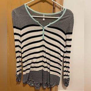 Vanity 3/4 Length Sleeve Tee: Size S